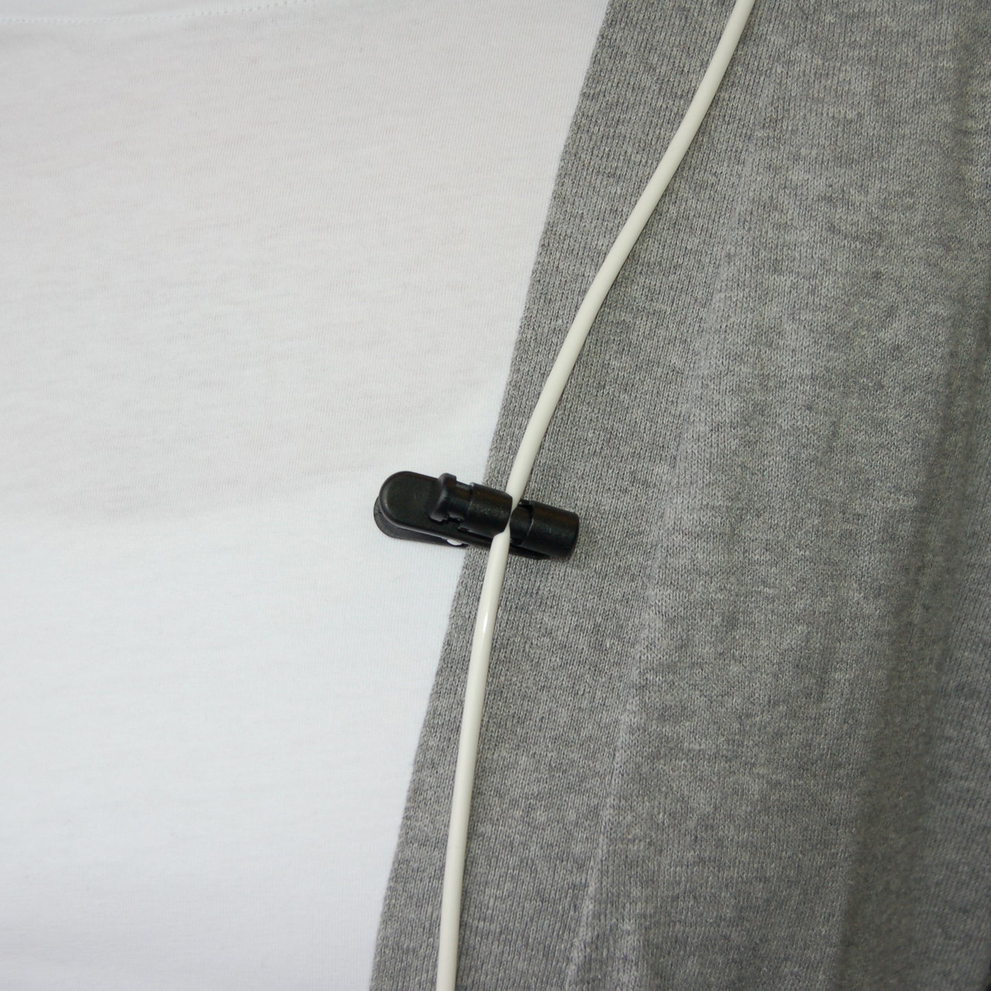 Retaining clip for OAE probe cables
