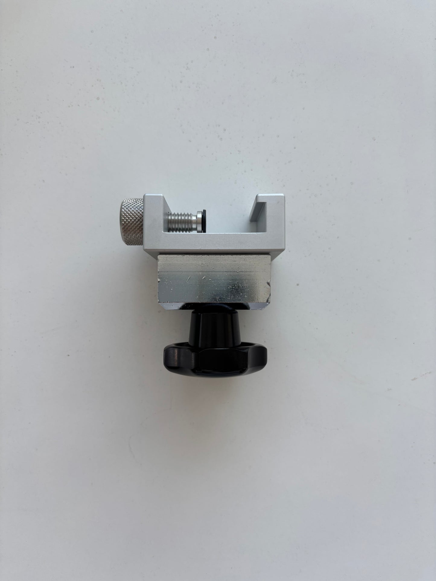 Schienenklemme, mit 8 mm Bohrung